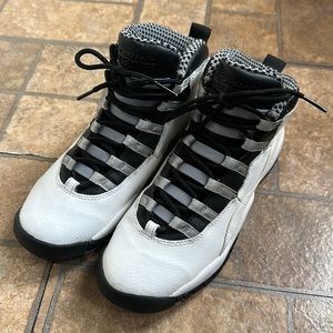 Jordan Steel 10 Size 5.5 Youth